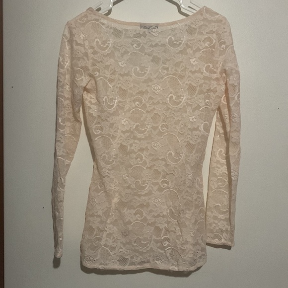 Aritzia Talula Pink Lace Scoop Neck Long Sleeve Top Size S - Picture 6 of 6